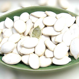 Nueces brotadas crudas bajas en calorías, nueces tamizadas tamaño de los corazones de la semilla de calabaza