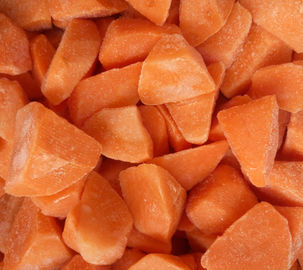 Las nutriciones completas contuvieron flujo de proceso congelado cortado en cuadritos congelado de las verduras frescas de las zanahorias