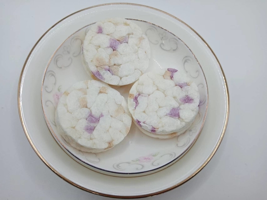 Bebé cangrejo arroz relleno con galletas de arroz