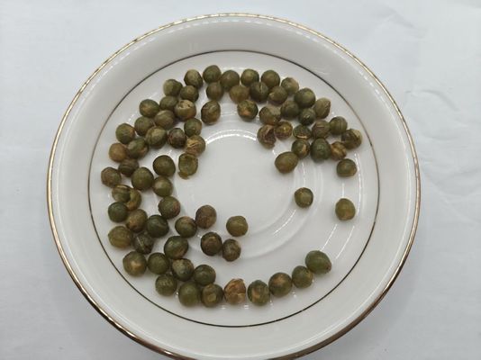 Huevos de soja verdes de color esmeralda con infusión de ajo dorado negro