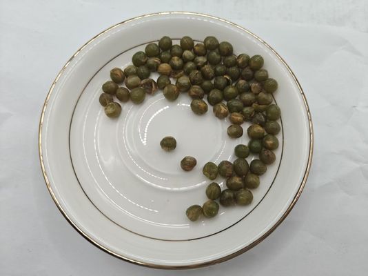 Huevos de soja verdes de color esmeralda con infusión de ajo dorado negro