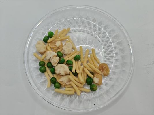 camarones y judías mezclados, salvados, rebanadas de frijoles, aperitivo