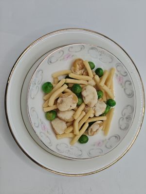 camarones y judías mezclados, salvados, rebanadas de frijoles, aperitivo