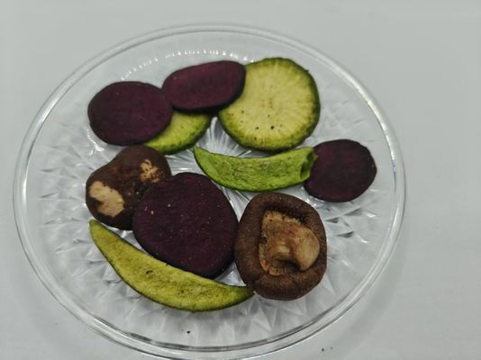 Descubre la combinación perfecta de ingredientes naturales: Nueces de macadamia tostadas con MEZCLA VEGETAL VF