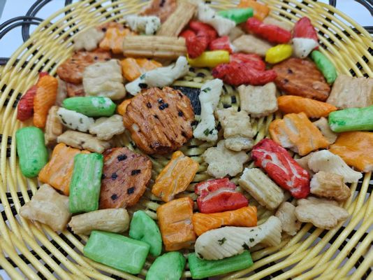 Aromas originales personalizados Arroz mezclado galletas Variedad de paquete en masa Embalaje con ingredientes de aceite