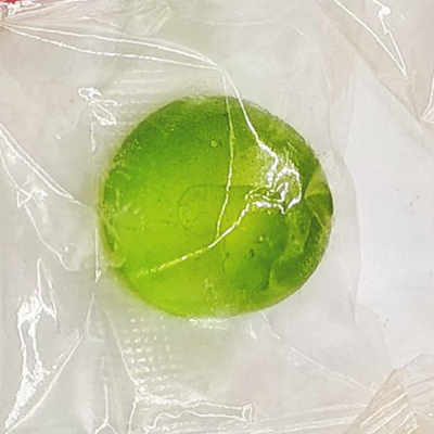 Caramelos de goma coloridos envueltos individualmente para fiestas, eventos y disfrute diario