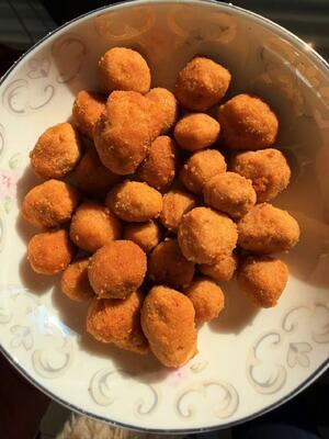 Snack de cacahuete Golden Yolk Crunch con yema de huevo salada y sabor picante en embalaje OEM personalizado