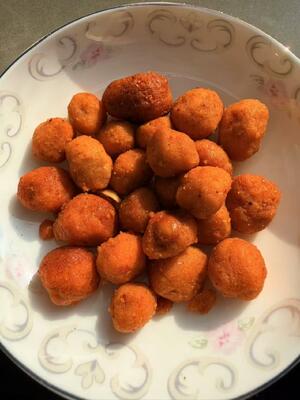 Snack de cacahuete Golden Yolk Crunch con yema de huevo salada y sabor picante en embalaje OEM personalizado