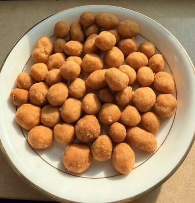 Cacahuetes recubiertos con sabor a carne de res con cinco especias BBQ