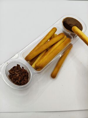 Galletas crujientes con salsa de fresa y puré de fresa real y calcio enriquecido, ¡aperitivos para niños sin OGM para la lonchera!