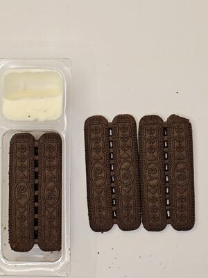 Crujientes con salsa de crema de leche con 35% de sólidos de leche y envasado en compartimentos - Mezcla de aperitivos saludables reducida en lactosa