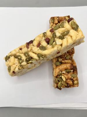 Nutrición baja en grasas sin sacarosa Sachima Cereales Snack con semillas de calabaza pasas de uva secas Cranberry para los consumidores conscientes de la salud