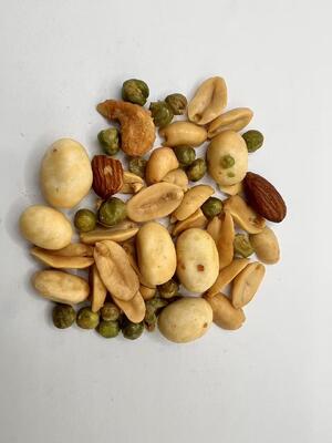 Mezcla de bocadillos saludables disponible en múltiples opciones de embalaje Bolsa al por menor Bolsa PET Jar OEM Dentro de 25 días