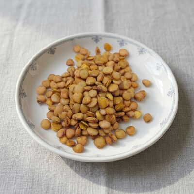 Bocadillos de edamame recubiertos de búfalo con intenso sabor a búfalo, edamame sin cáscara crujiente y alto contenido de proteína vegetal