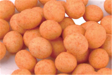 La harina de trigo picante cubrió la granulosidad fina de los cacahuetes seleccionada libremente de freír