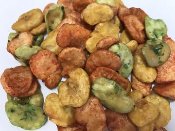 Colorido curruscante mezclado del sabor del curry y de la alga marina de Fava Broad Bean Chips Spicy