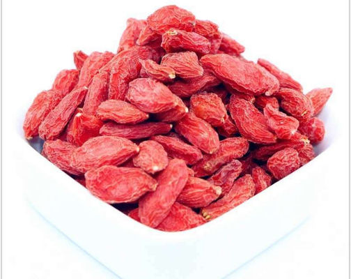 Bocados de los frutos secos de la materia prima, frutos secos orgánicos Goji Berrie para el té de la atención sanitaria
