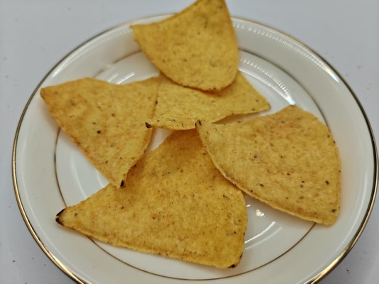 Crujientes de Maíz con Sabor a Tomate para Amantes de los Snacks Salados
